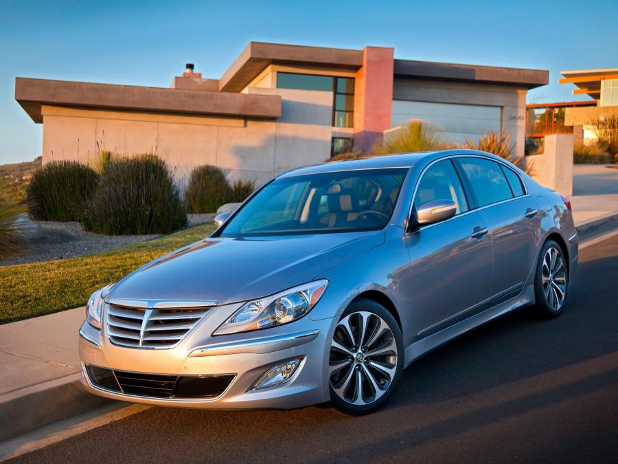  Hyundai Genesis R-Spec 2011 года  (фото 16 из 21)